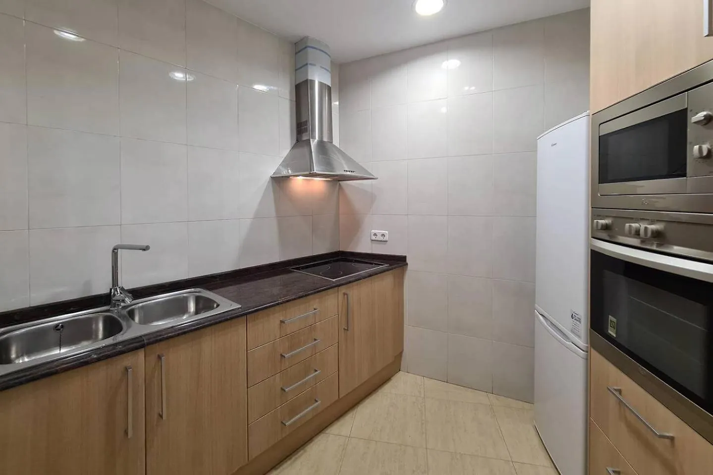 21Ara1085- Fabulous 4Br Apartment In Ciutat Vella Barcelona